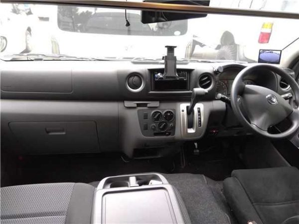 Nissan NV350 2021 - Image 4