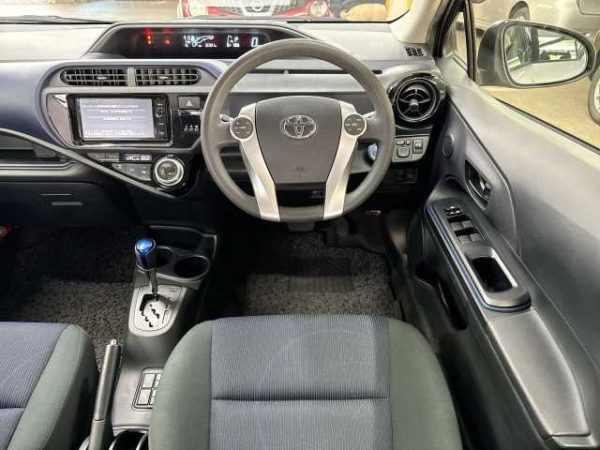 2015 Toyota Aqua - Image 4
