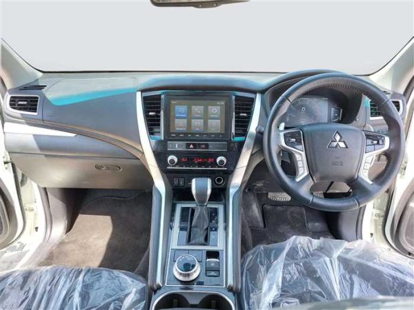 Mitsubishi Pajero 2021 - Image 6