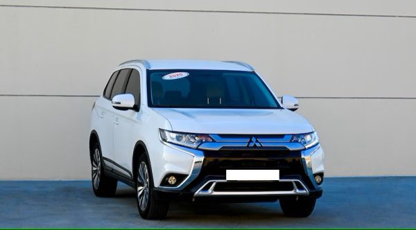 Mitsubishi Outlander 4WD 2021