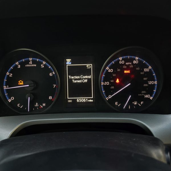 2017 Toyota Rav4 LHD - Image 2